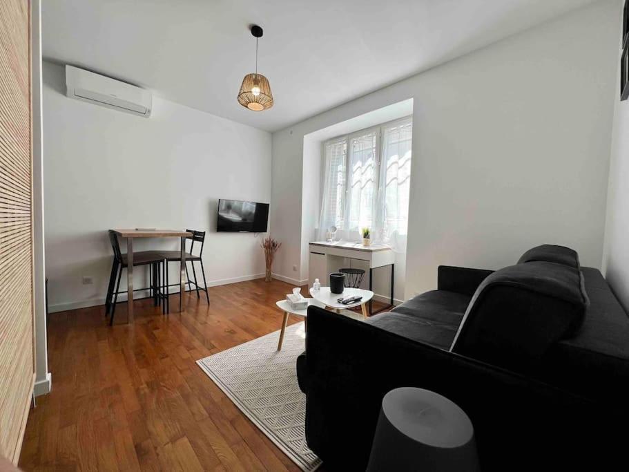 Appartement Climatise / Centre-Ville / 4 Personnes Besancon Ngoại thất bức ảnh