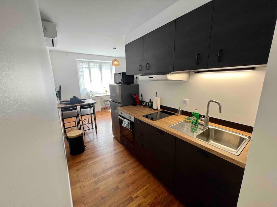 Appartement Climatise / Centre-Ville / 4 Personnes Besancon Ngoại thất bức ảnh